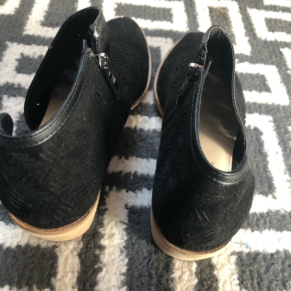 black shoes, worn twice - Picture 4 of 5